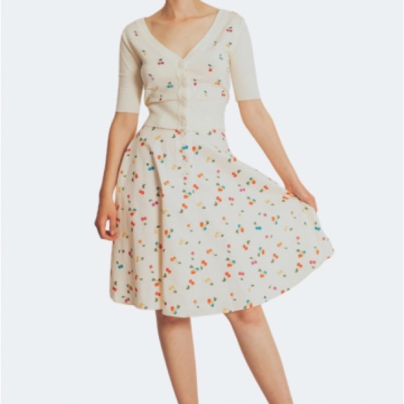 Voodoo vixen unique vintage midi cherry cream/ivory skirt button high waisted S - Picture 2 of 5